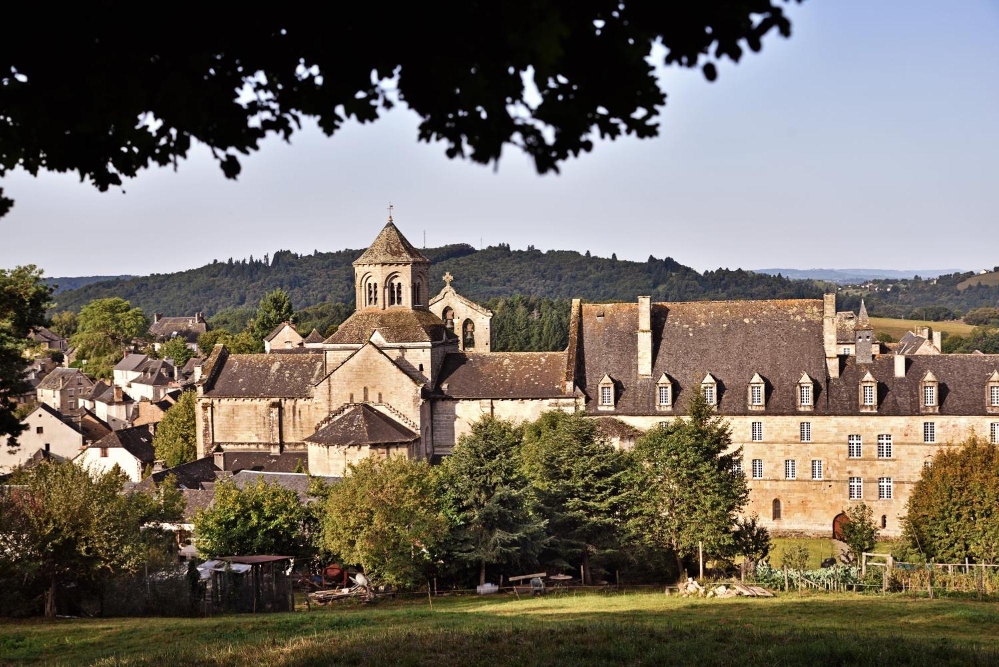 Maison D'Hotes Les Jardins Saint Eloi Le Lonzac Exterior foto